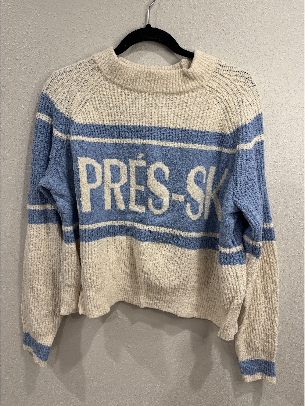 Neutral Ground Women’s Medium Après-Ski Sweater Blue Cream Knit Pullover